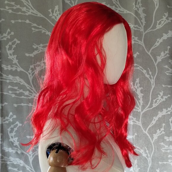 Brilliant Red (20") Mermaid Wig with Star Accent - Picture 3 of 5